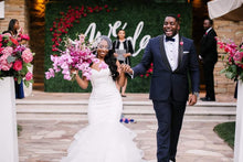 Load image into Gallery viewer, Custom Boxwood Wall